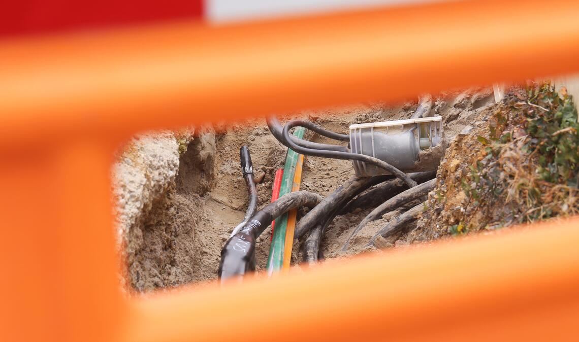 In Maulbronn werden Glasfaserkabel verlegt. Das sorgt für Behinderungen. Symbolfoto: Archiv/Schüller