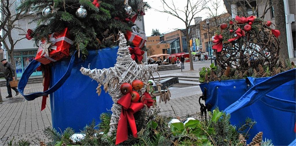 In Mühlacker wird heute der Endspurt im Weihnachtsgeschäft eingeläutet, mit dessen Verlauf die Händler bislang überwiegend zufrieden sind. Fotos: Stahlfeld