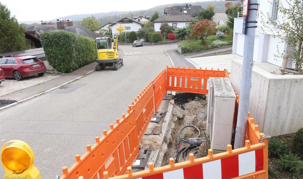 In Mühlhausen gibt es – wie hier an der Nachtigallenstraße – zwar noch punktuelle Eingriffe, aber die große Buddelei für den Glasfaser-Ausbau ist hier mittlerweile vorbei. Fotos: Schüller