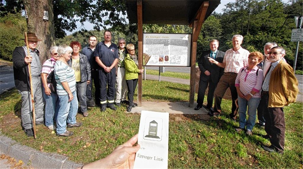 In Niefern-Öschelbronn sind die neuen Schautafeln über die Eppinger Linien und ein entsprechender Wanderabschnitt eingeweiht worden. Foto: Tilo Keller