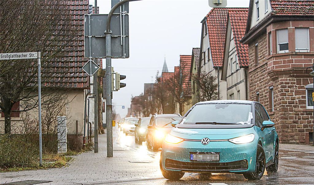 In Pinache soll rund um die Uhr eine Höchstgeschwindigkeit von 30 Stundenkilometern gelten – überwacht durch einen stationären Blitzer. Foto: Archiv