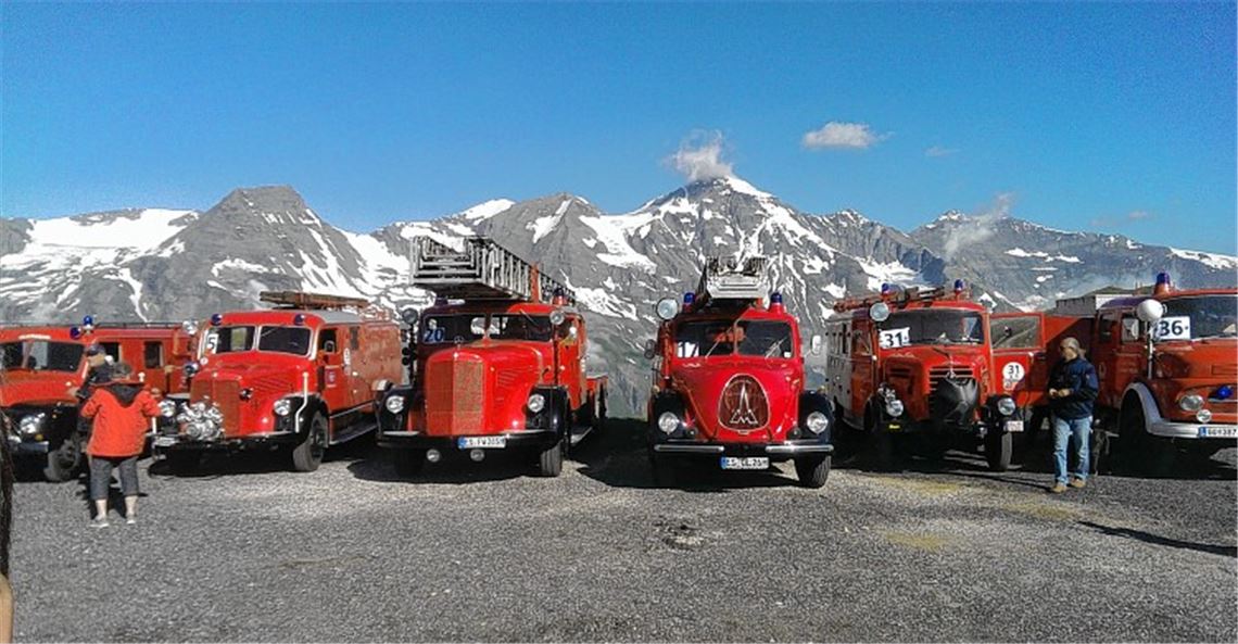 Feuerrote Oldies stürmen den Gipfel