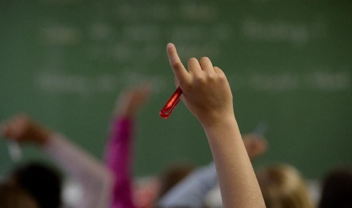 In allen Bundesländern – bis auf Baden-Württemberg und Bayern – herrscht schon wieder reger Betrieb in den Klassenzimmern.