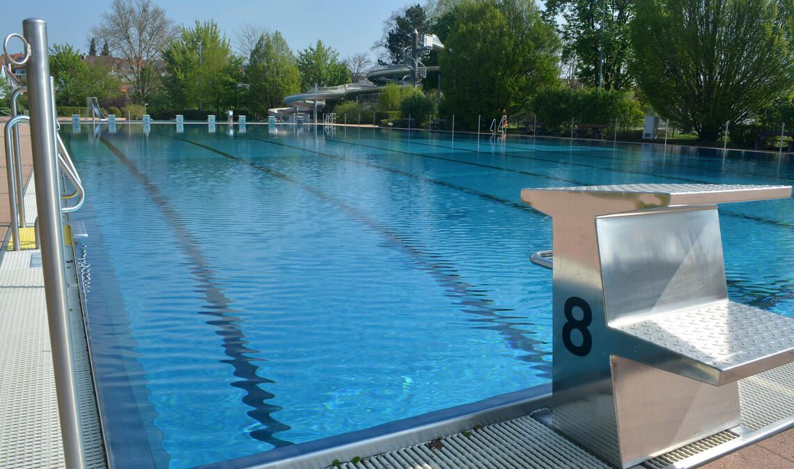 In aller Regel auf 24 Grad beheizt: das große Becken des Mühlacker Freibads. Foto: Archiv