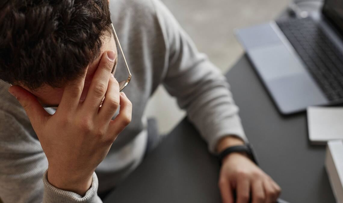 In dem viralen Video wird unter anderem hinterfragt, ob eine 40-Stunden-Woche gut für die mentale Gesundheit ist. (Symbolbild)