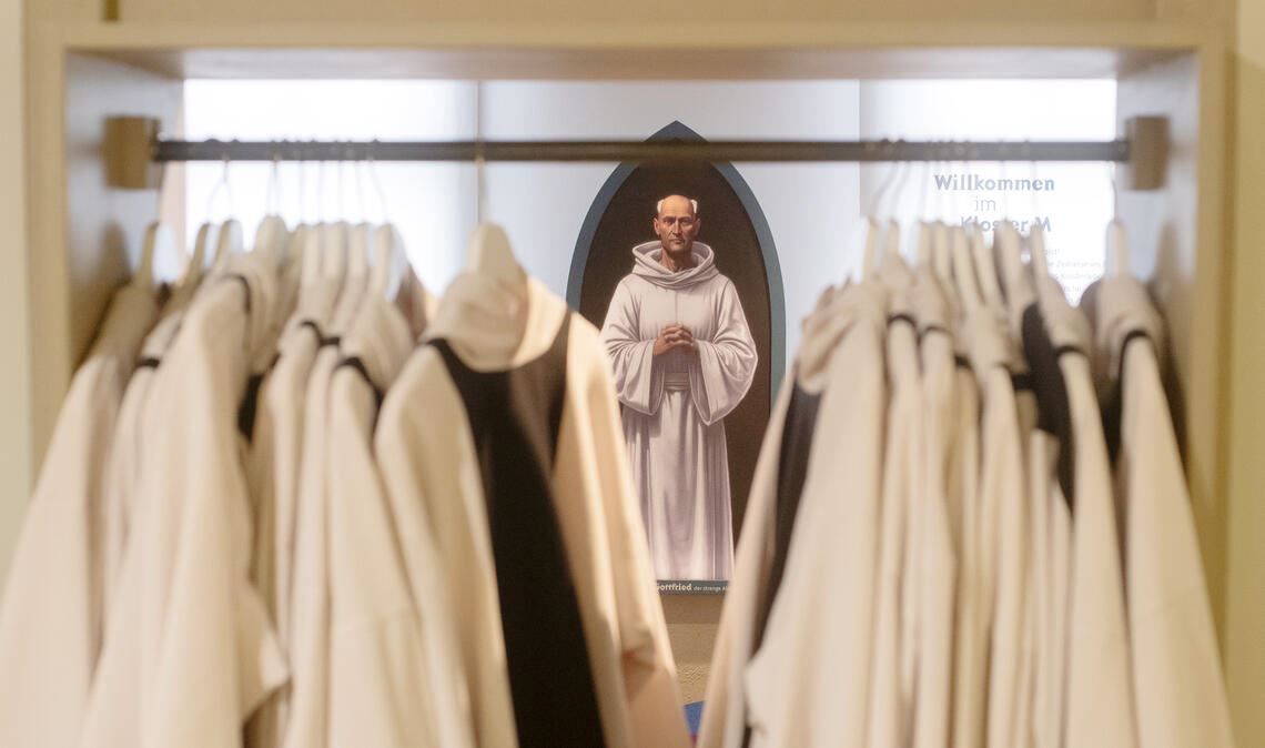 In den Räumen von „Pssst ...! – Die junge Klosterwelt“ im ehemaligen Kameralamt können Kinder in die Welt der Maulbronner Mönche eintauchen. Fotos: Fotomoment (2), Friedrich