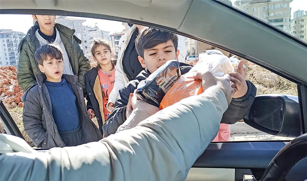In den betroffenen Gebieten nehmen Kinder Hilfe aus Mühlacker entgegen. Archivfoto: Havcarci