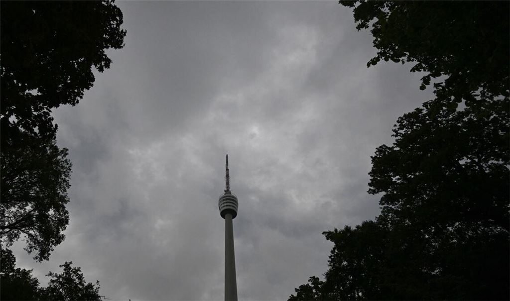 In den kommenden Tagen bleibt es bei einem wenig verlässlichen Mix aus Sonne und Regen. (Symbolbild)