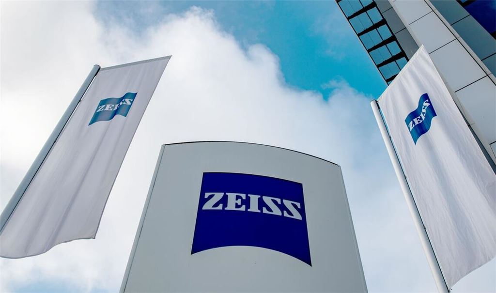 In den kommenden drei Jahren will Zeiss mehrere hundert Millionen Euro einsparen.