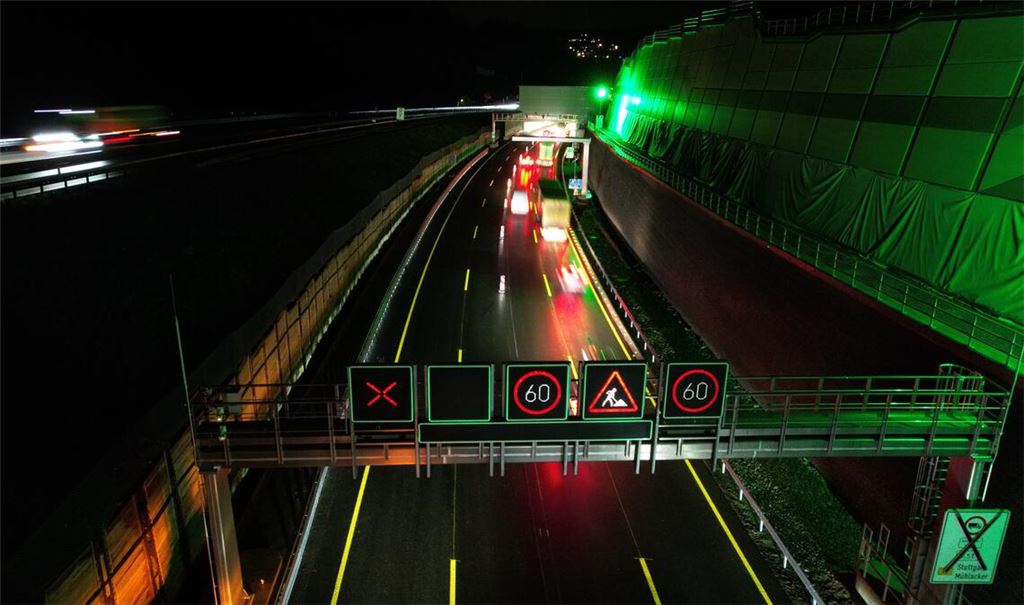 In der Autobahn-Baustelle im Nieferner Enztal fließt seit der Nacht auf Dienstag der Verkehr in Richtung Stuttgart auf der neuen Trasse. Foto: Autobahn GmbH Niederlassung Südwest