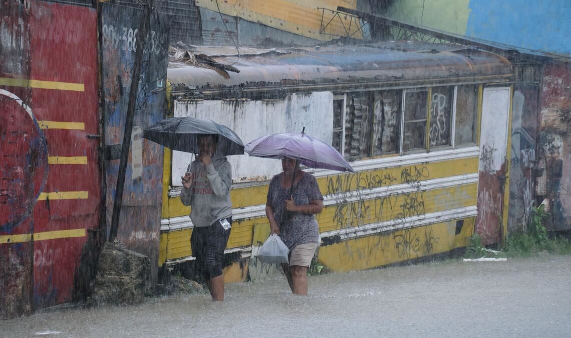 In der Dominikanischen Republik sorgte "Melissa" schon für starken Regen.