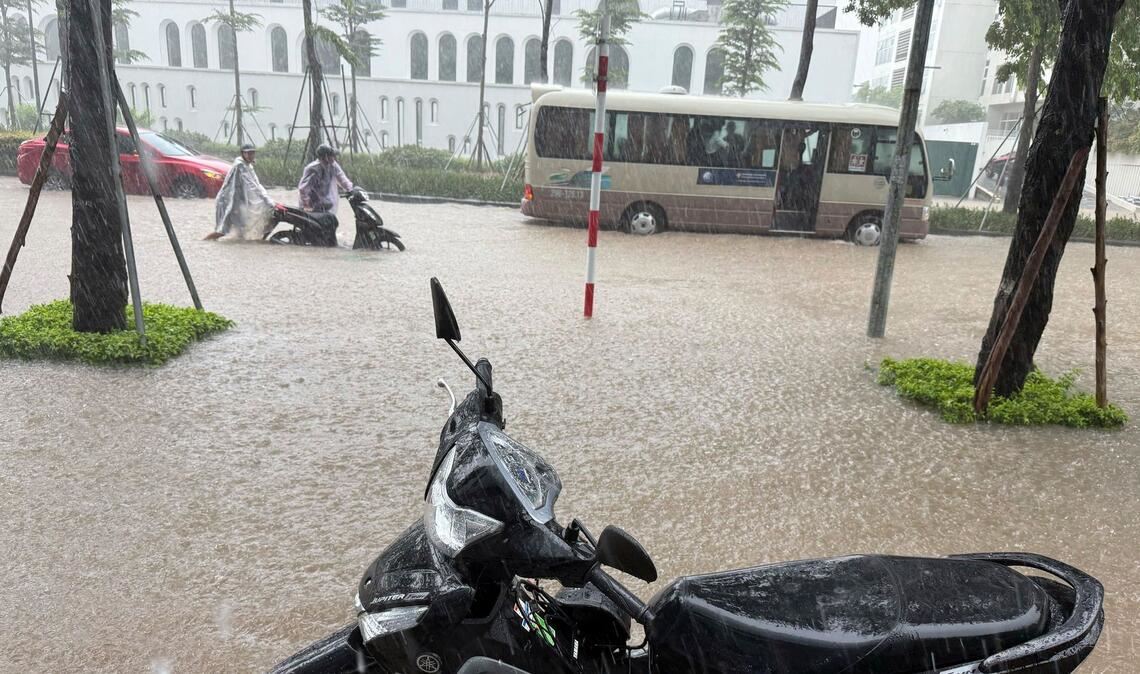 In der Hauptstadt Hanoi kam es zu massiven Behinderungen des Verkehrs.