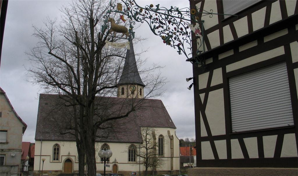 In der Kürnbacher Kirche wurde 1734 ein Säugling getauft, dessen Weg ins Land der scheinbar unbegrenzten Möglichkeiten führen sollte. Archivfoto: Becker