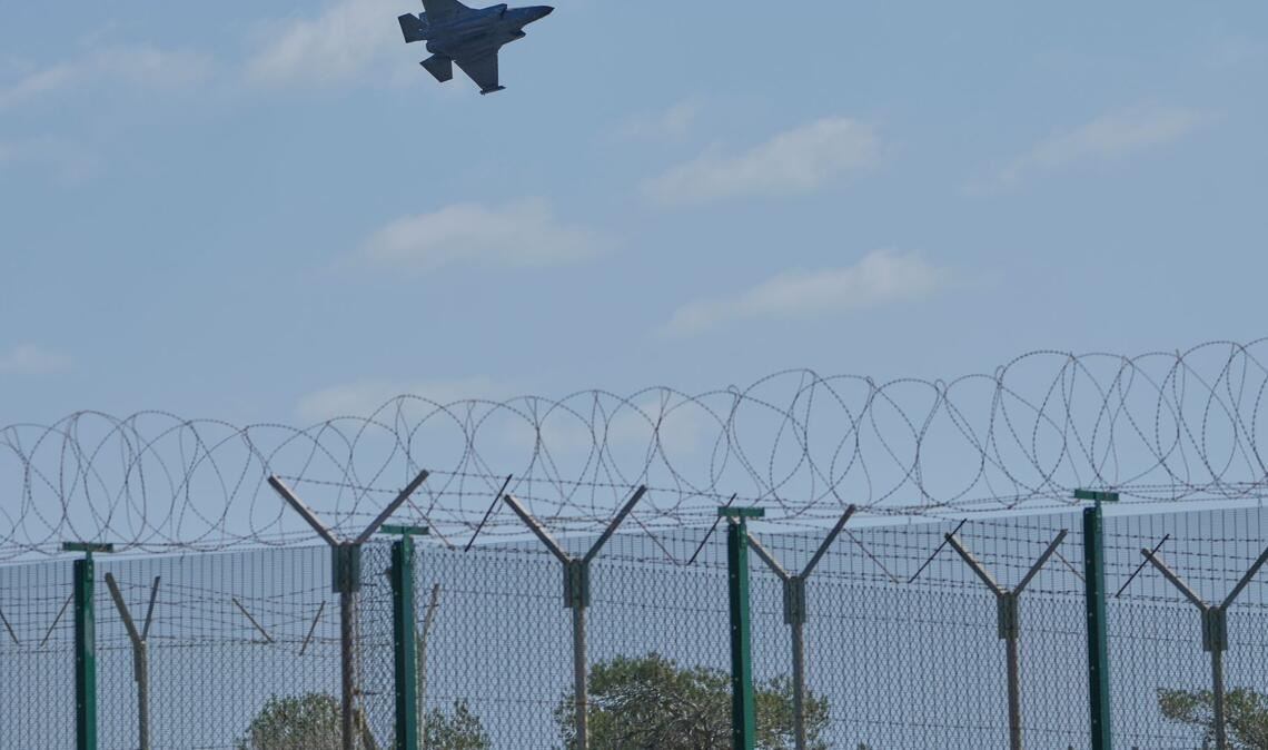 In der Nacht kam es zu einem Drohnenangriff auf den britischen Stützpunkt Akrotiri auf Zypern.