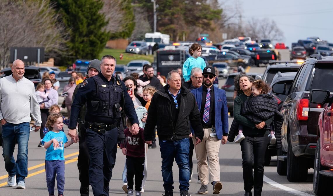 In der Nähe der US-Großstadt Detroit im Bundesstaat Michigan fuhr eine Person mit einem Fahrzeug in eine Synagoge.