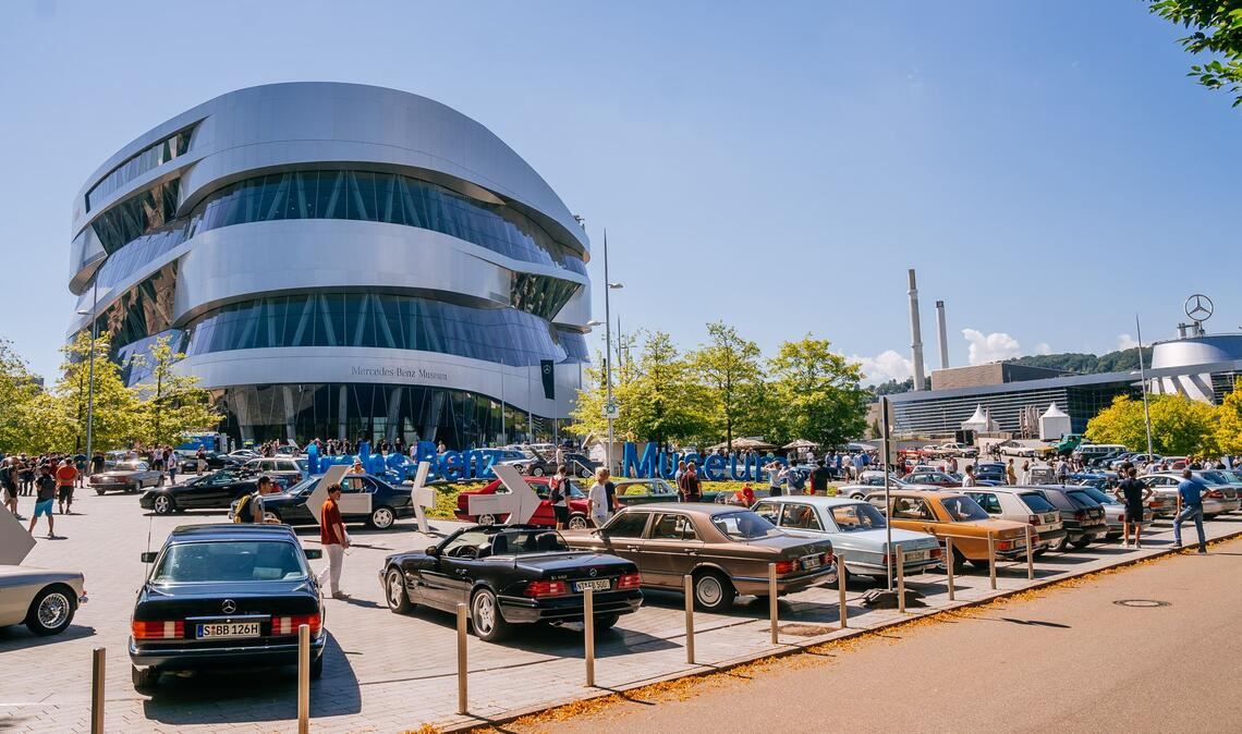 In der Sommersaison hat  das Mercedes-Freiluftmuseum jeden Sonntag geöffnet.