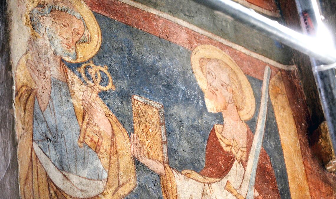 In der Ulrichskirche sind die ältesten bekannten Wandmalereien im Enzkreis zu sehen. Zum Schützinger Ortsjubiläum sind sie aufwendig restauriert worden. Fotos: Stahlfeld