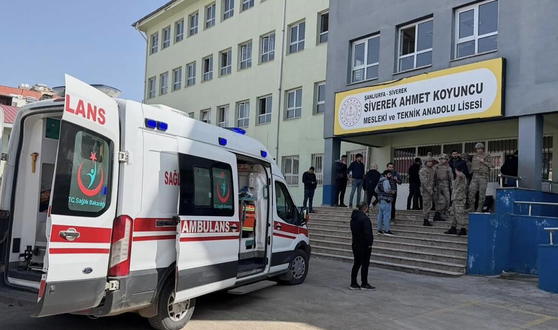 In der türkischen Stadt Sanliurfa an einem Gymnasium waren Schüsse zu hören.