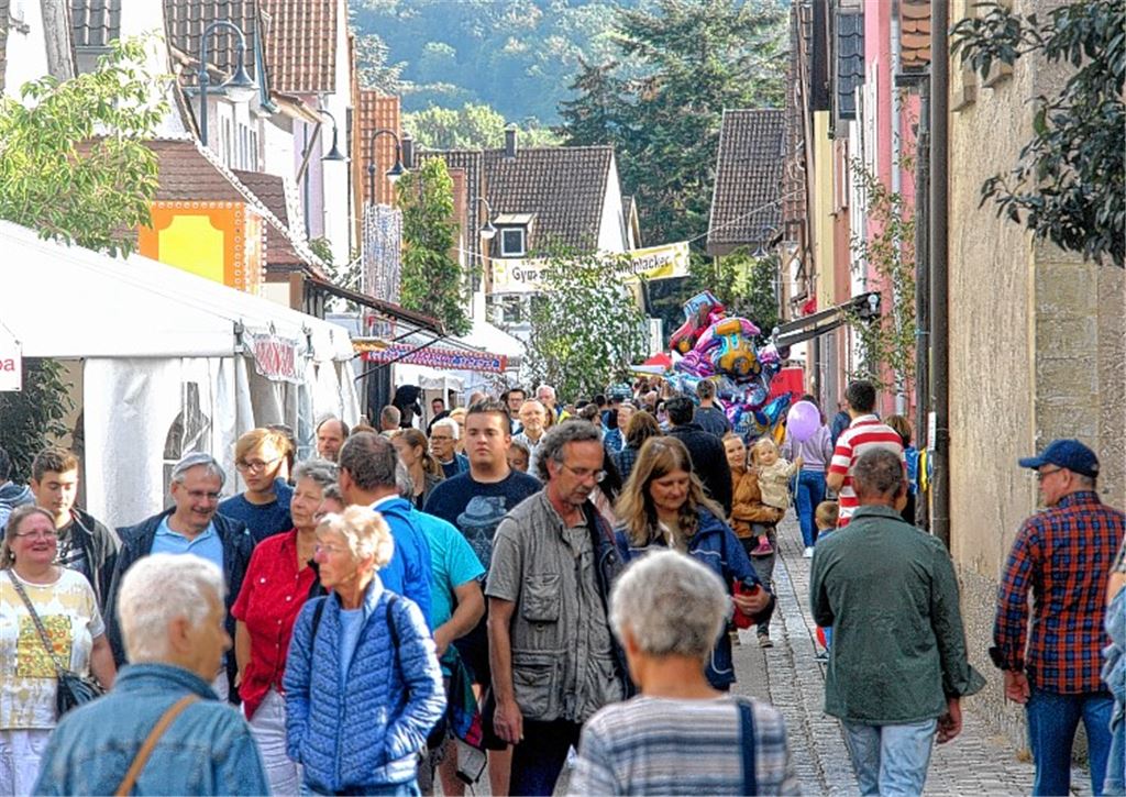In diesem Jahr werden sich keine Straßenfestbesucher durch Dürrmenz schlängeln. Indes können Kulturveranstaltungen auf der Burg stattfinden. Unser Bild zeigt einen Band-Auftritt 2019Archivfotos:eld, sf