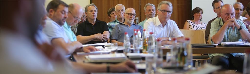 In diesen Tagen undenkbar: Vor Corona konnten die Gemeinderatsmitglieder ohne Maske tagen und auf engstem Raum quasi aufeinanderhocken – Besucher inklusive.Archivfoto: Disselhoff