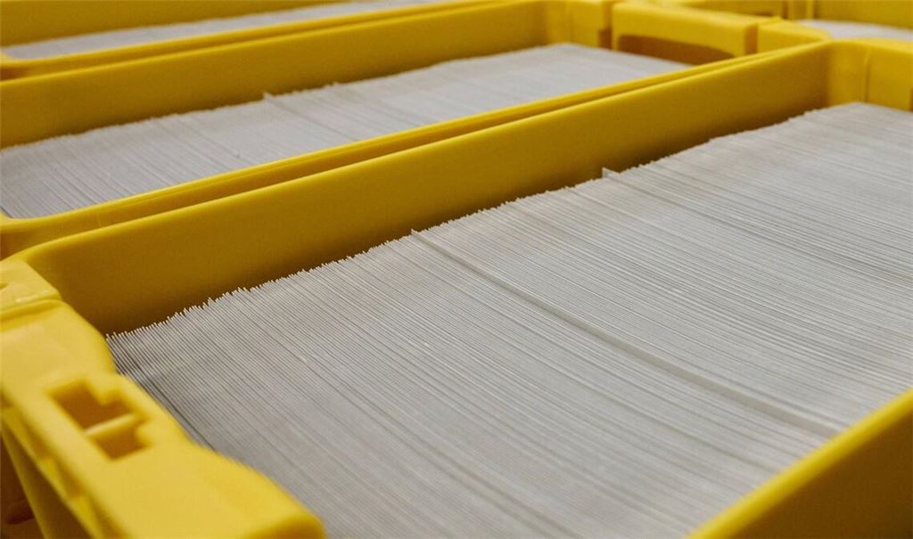 In einem Transporter hat die Polizei mehrere Tausend nicht zugestellte Briefe gefunden (Symbolfoto).