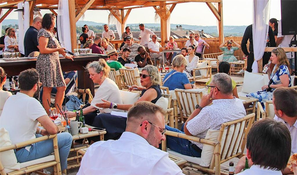 In einer lockeren Atmosphäre steht bei der „Start-up Night“ das Thema Gründung im Vordergrund. Besonders wichtig: Kontakte knüpfen nach der offiziellen Veranstaltung. Foto: privat