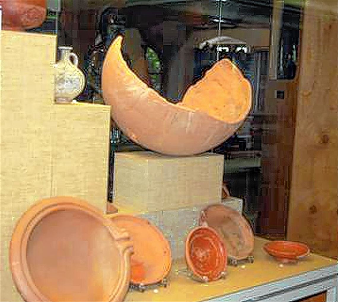 In einer neuen Vitrine im Mühlacker Heimatmuseum können die römischen Funde aus der Stadt bewundert werden.