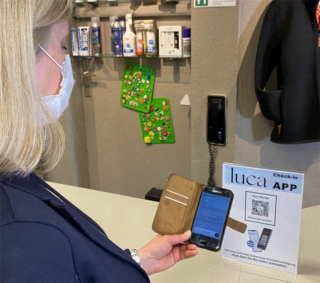 In einigen Mühlacker Geschäften ist die Luca-App bereits im Einsatz.privat