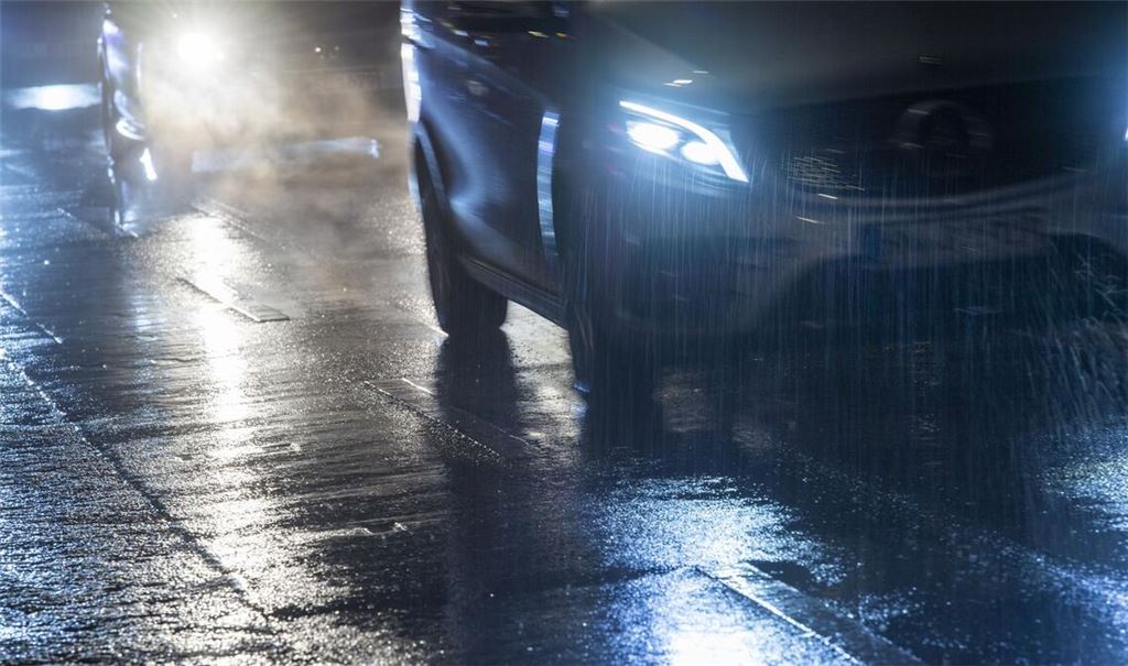 In einigen südlichen Regionen gibt es am Montagfrüh glatte Straßen. (Archivbild)