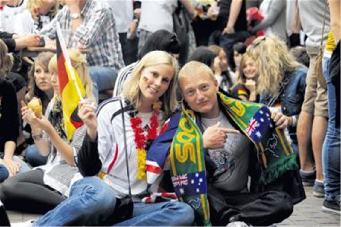 In hübscher Begleitung lässt sich auch ein 0:4 leicht ertragen.