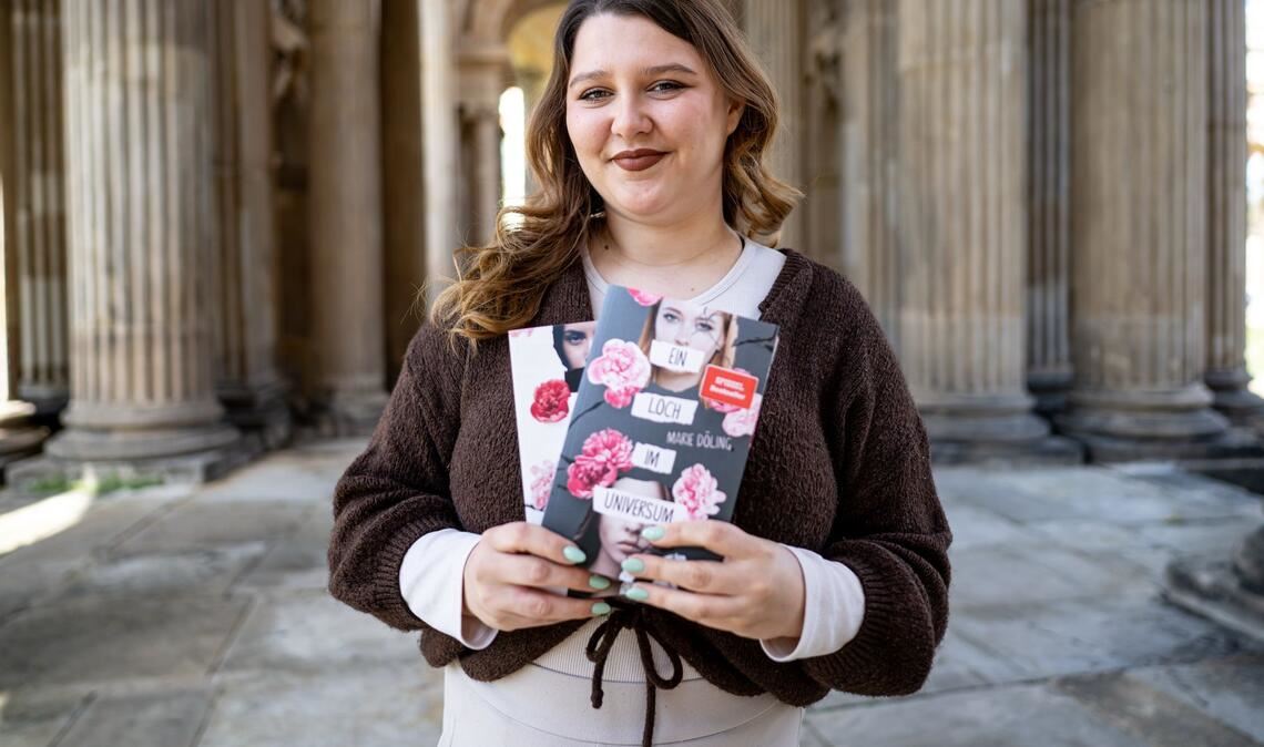 In ihren Büchern thematisiert Döling Mobbing und sexualisierte Gewalt.