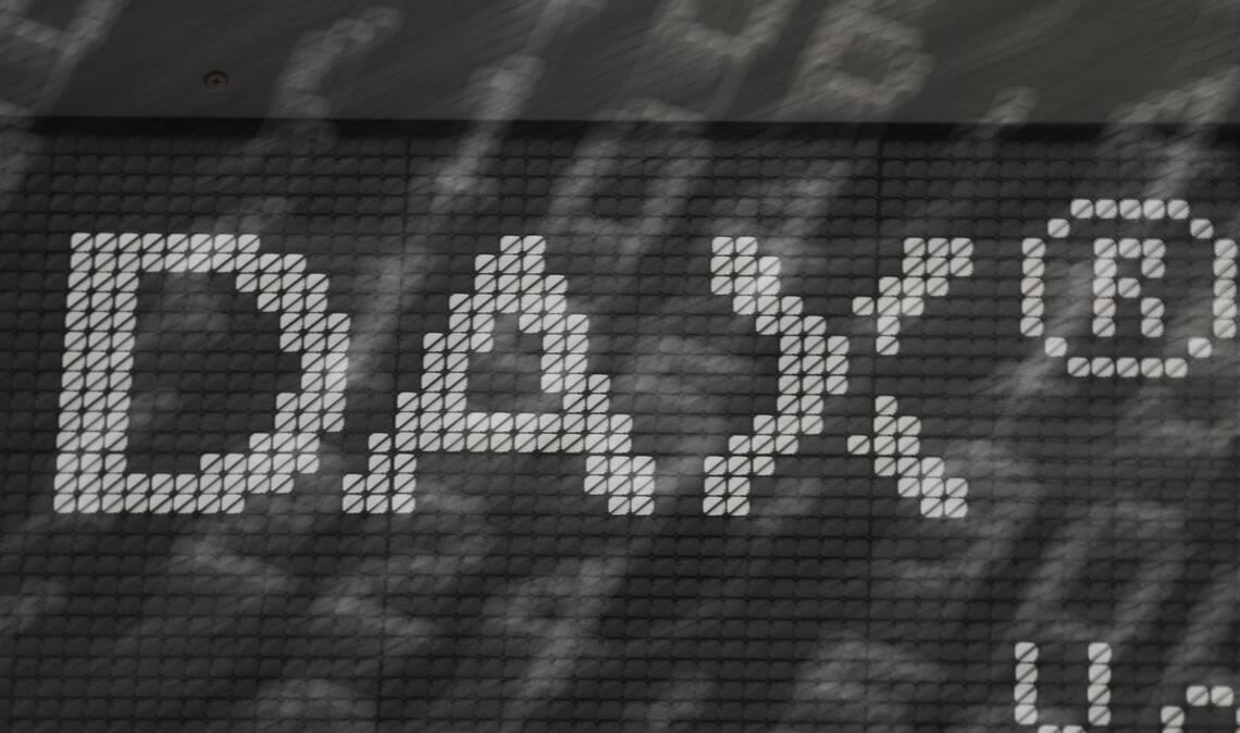 In immer mehr Dax-Unternehmen sitzen Frauen im Aufsichtsrat - doch der Wandel ist langsam.