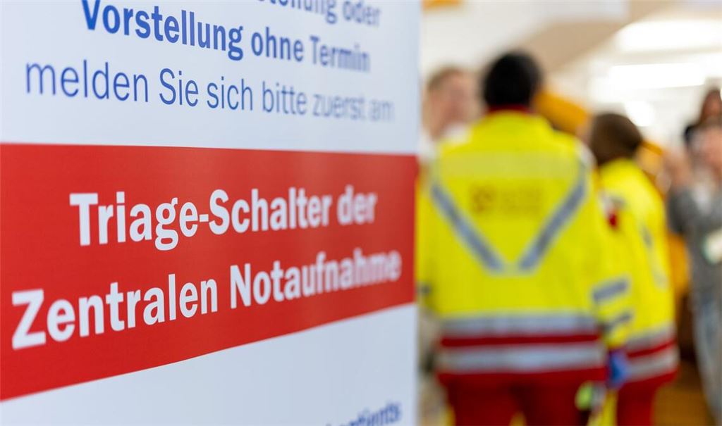 In manchen Notsituationen müssen Ärzte entscheiden, wer zuerst behandelt wird. (Archivbild)