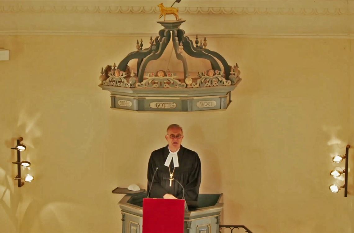 In seiner Predigt würdigt Dr. Frank Otfried July die Geschichte der Waldenser.Foto: Friedrich