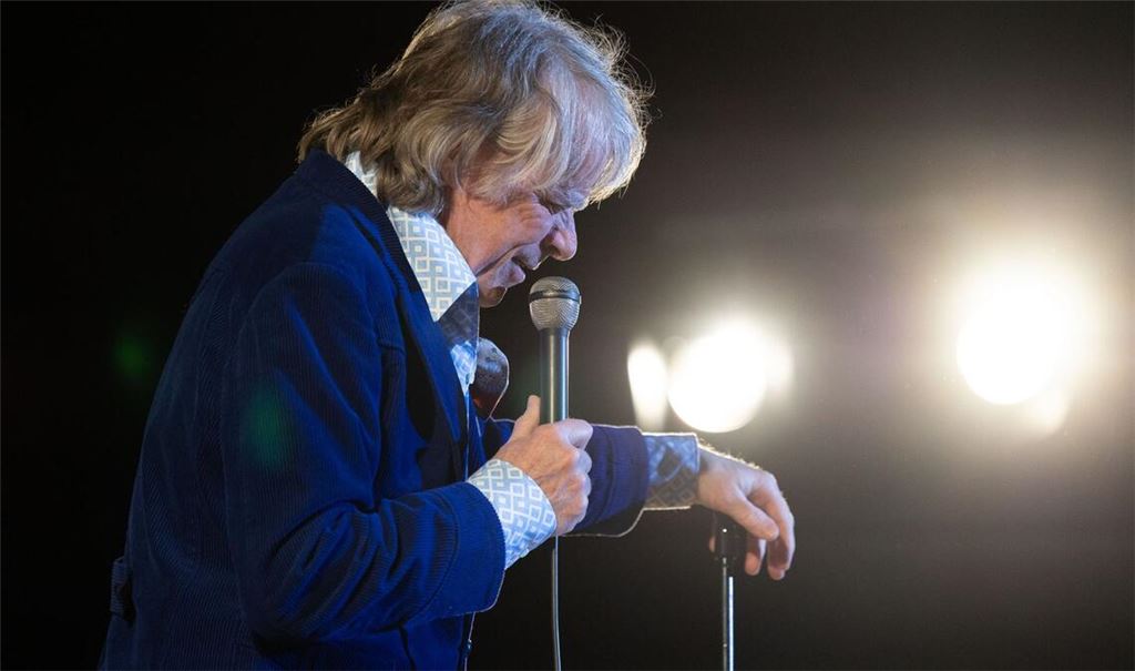 In seiner eigenen Welt: Helge Schneider in der Stuttgarter Liederhalle