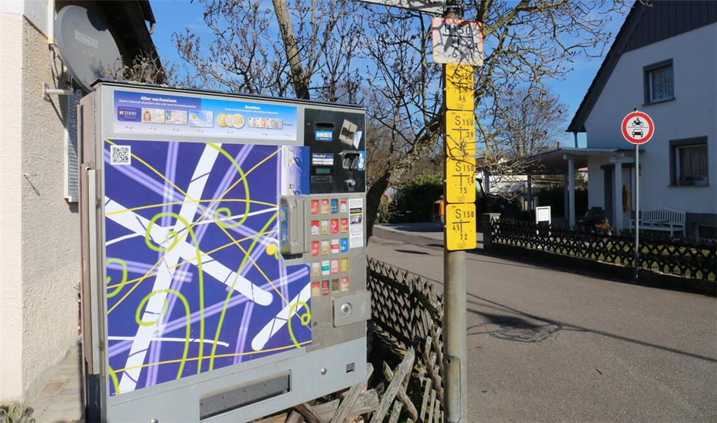 In unmittelbarer Nähe zur Heidenwäldle-Grundschule in Mühlacker steht dieser Zigarettenautomat an der Königsberger Straße - noch. Foto: Archiv