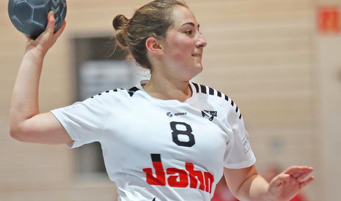 Ines Braun und der TSV Wiernsheim wollen das Handballjahr an diesem Samstag mit einem Sieg abschließen. Foto: jmü