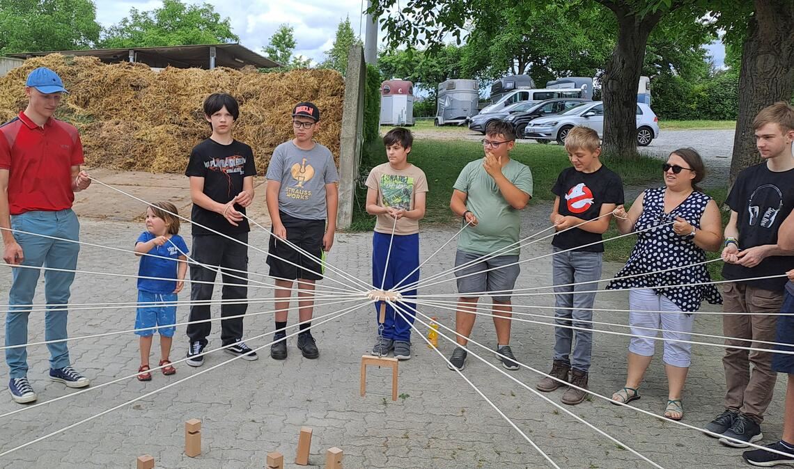 Inklusion und Integration werden am Freitag auf dem Bühlhof in Ötisheim mit Leben gefüllt. Pfadfinder der Pauluskirchengemeinde, geflüchtete Kinder und Kinder aus dem Autismuszentrum Mühlacker verbringen einen kurzweiligen Nachmittag. Foto: privat