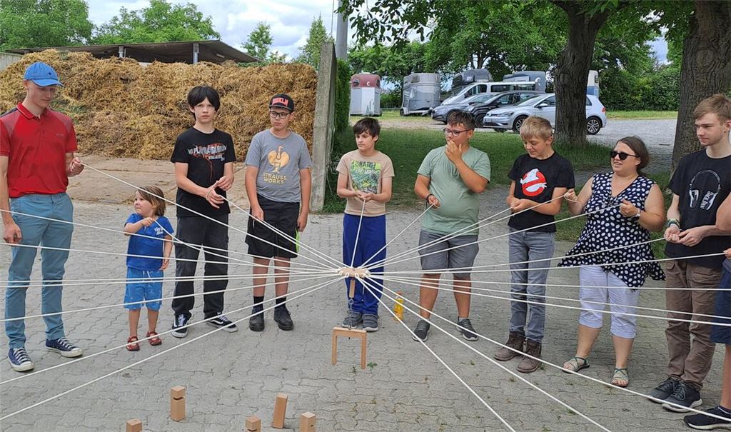 Inklusion und Integration werden am Freitag auf dem Bühlhof in Ötisheim mit Leben gefüllt. Pfadfinder der Pauluskirchengemeinde, geflüchtete Kinder und Kinder aus dem Autismuszentrum Mühlacker verbringen einen kurzweiligen Nachmittag. Foto: privat
