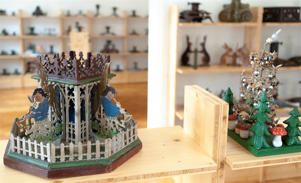 Innenansicht des Museums, das wie so viele Einrichtungen auf ein Ende des Corona-bedingten Lockdowns wartet. Fotos: Christbaumständer-Museum Lienzingen/Fotomoment Volker Henkel