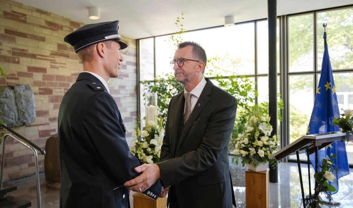 Sechs Schüsse trafen getöteten Polizisten im Saarland Innenminister Jost kondoliert Polizisten.