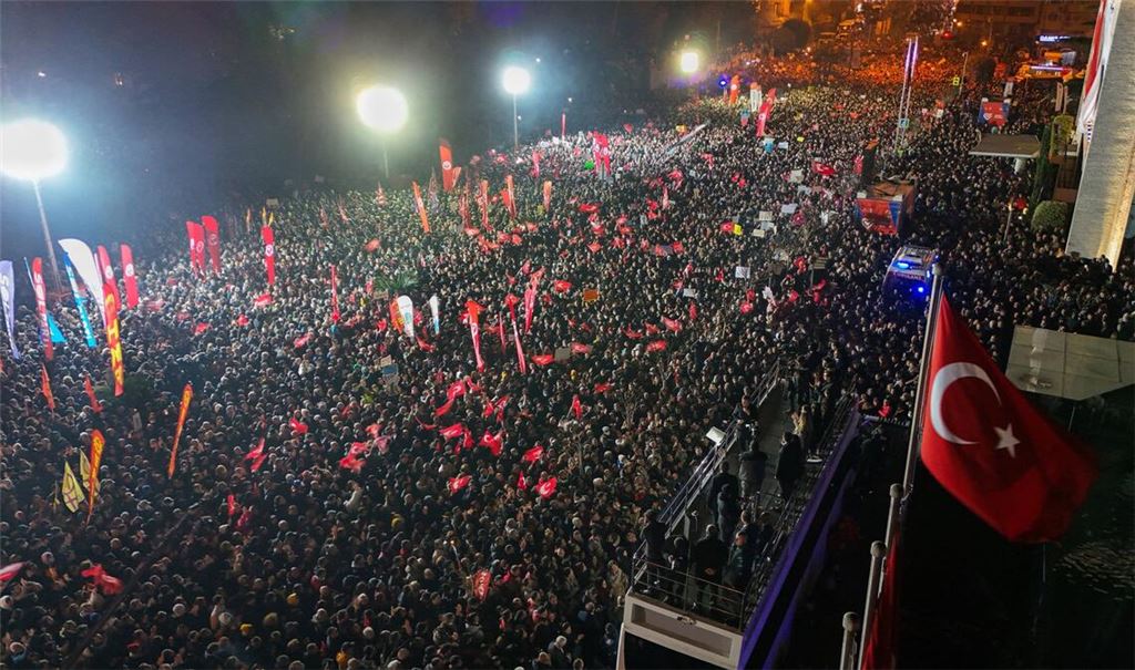 Innenpolitischer Druck: Protest in Istanbul  gegen die Verhaftung von Erdogans Widersacher Ekrem Imamoglu