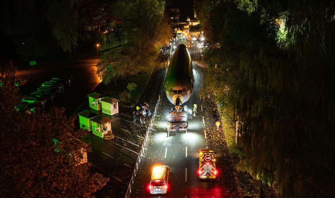 Innerhalb von drei Nächten wurde der Flieger zum Safaripark in der Südheide gebracht.