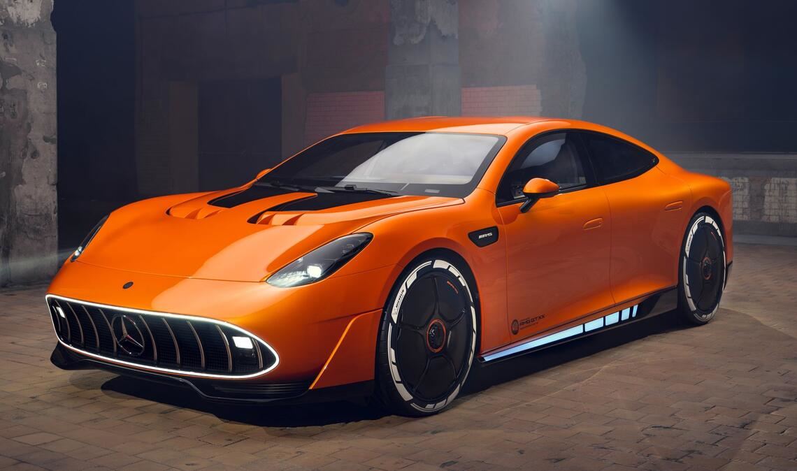 Inspiriert wurde das Serienfahrzeug von dem Konzeptwagen AMG GT XX, welches unter anderem eine deutlich abgeflachtere Front hat.
