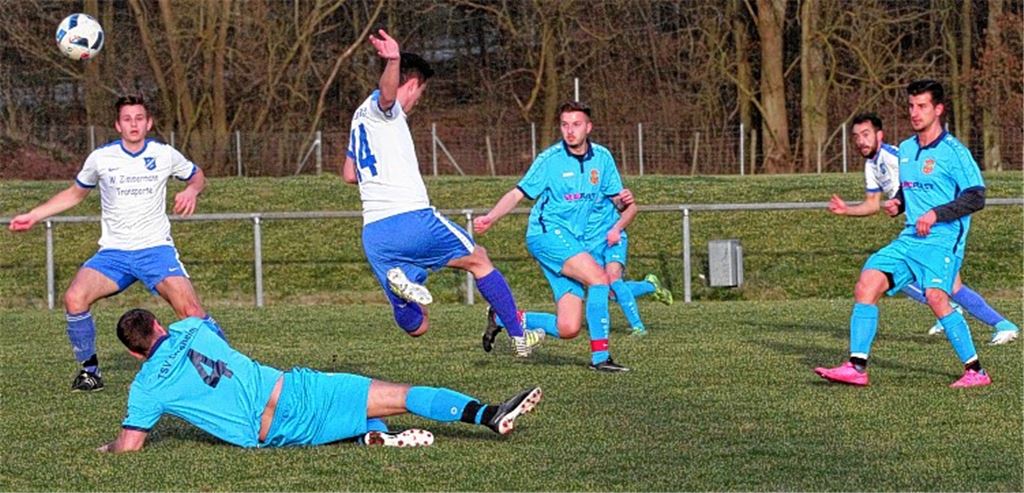 Vier Tore und vier Platzverweise