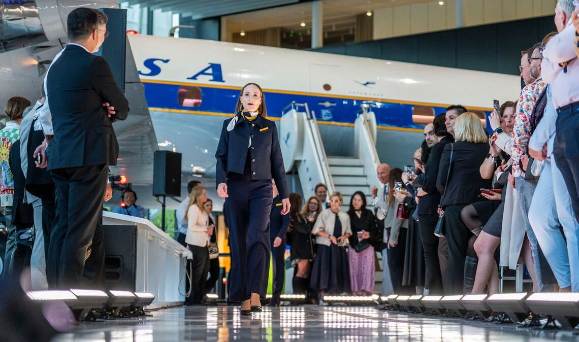 Interne Modenschau der Lufthansa.