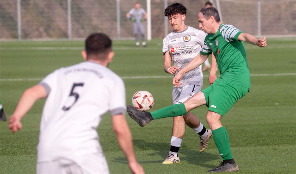 Iptingen bleibt dem Tabellenführer auf den Fersen. Foto: Fotomoment