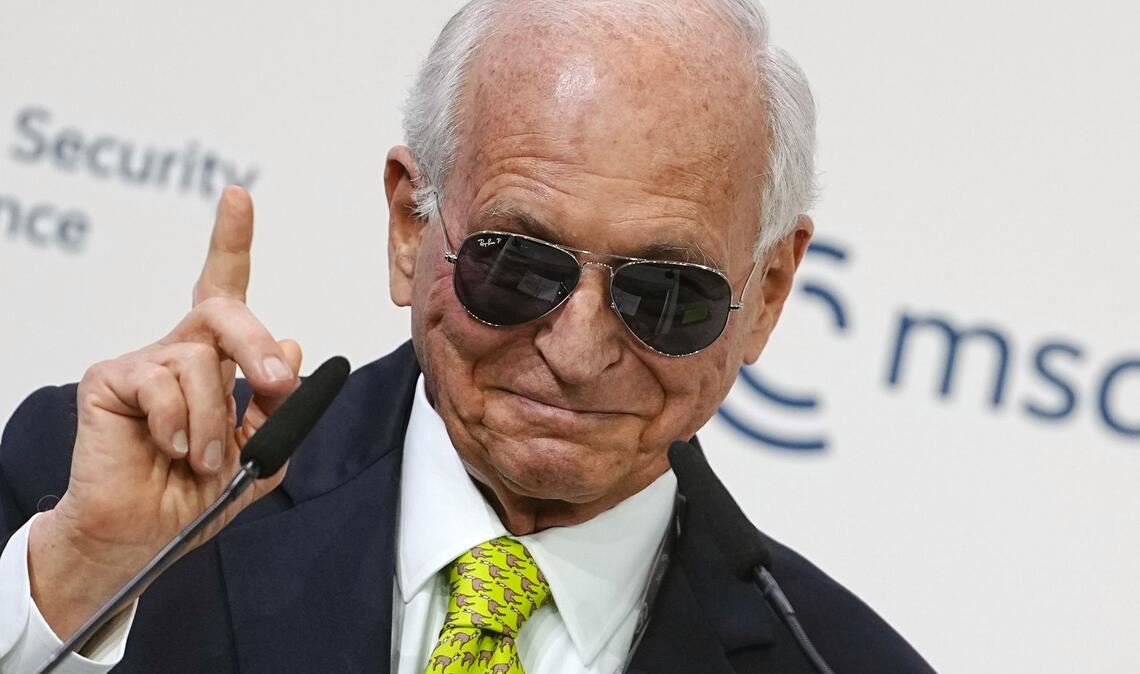 Ischinger erinnerte schmunzelnd an Macrons Sonnenbrillen-Moment.