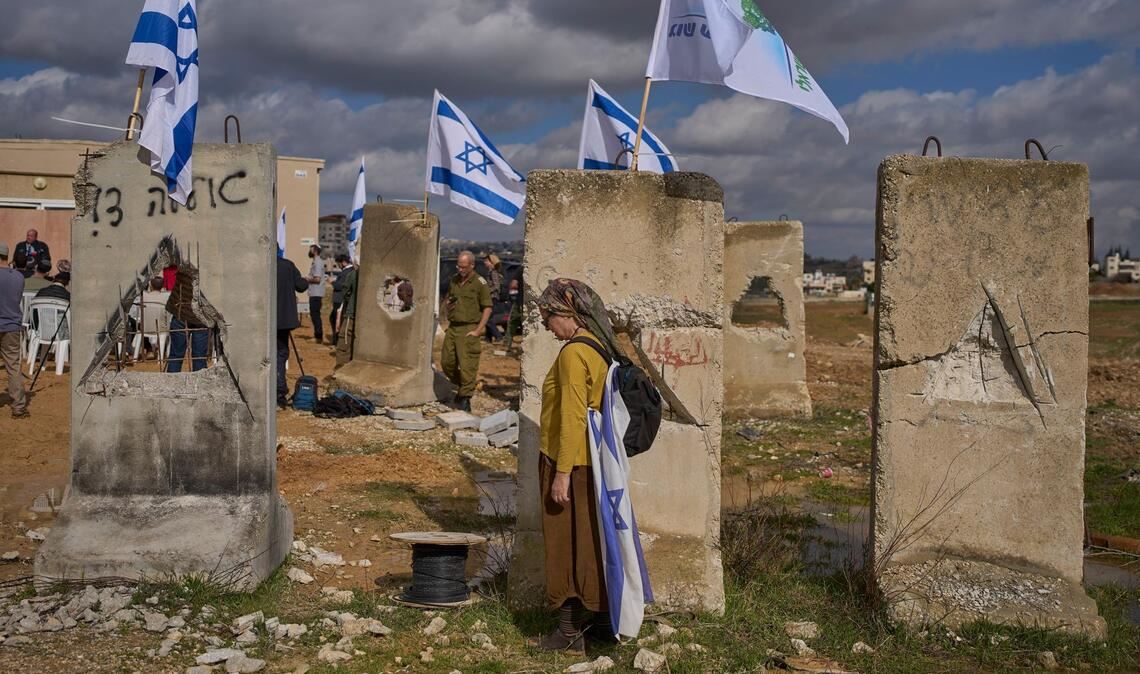 Israelische Siedler bei der Einweihung einer neuen Siedlung im Westjordanland. (Archivbild)