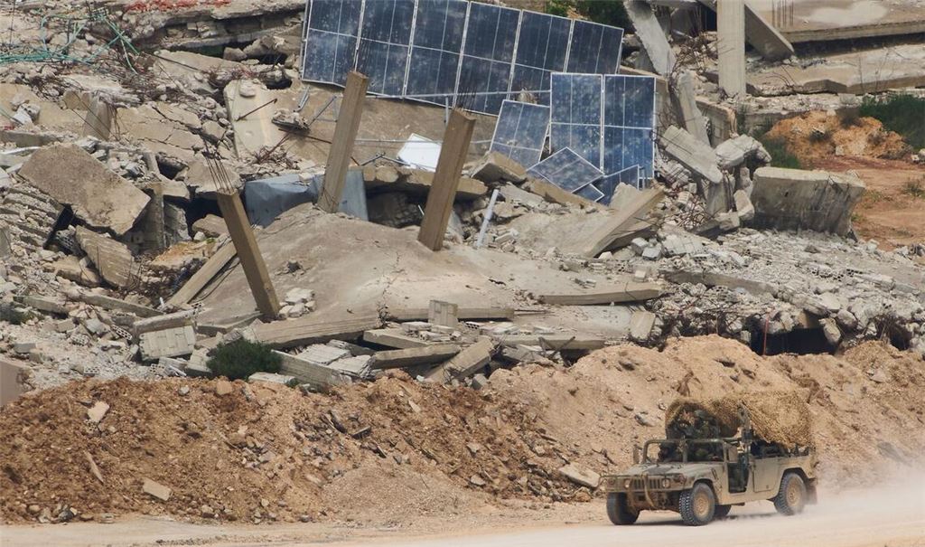 Israels Premier ordnet eine Ausweitung der Sicherheitszone im Südlibanon an.